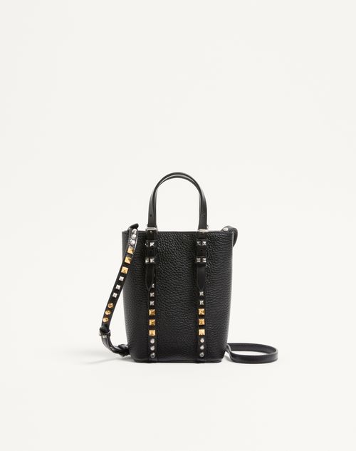 Valentino Garavani - ヴァレンティノ ガラヴァーニ ロックスタッズ グレインカーフスキン ミニ バッグ - ブラック - メンズ - ショルダーバッグ