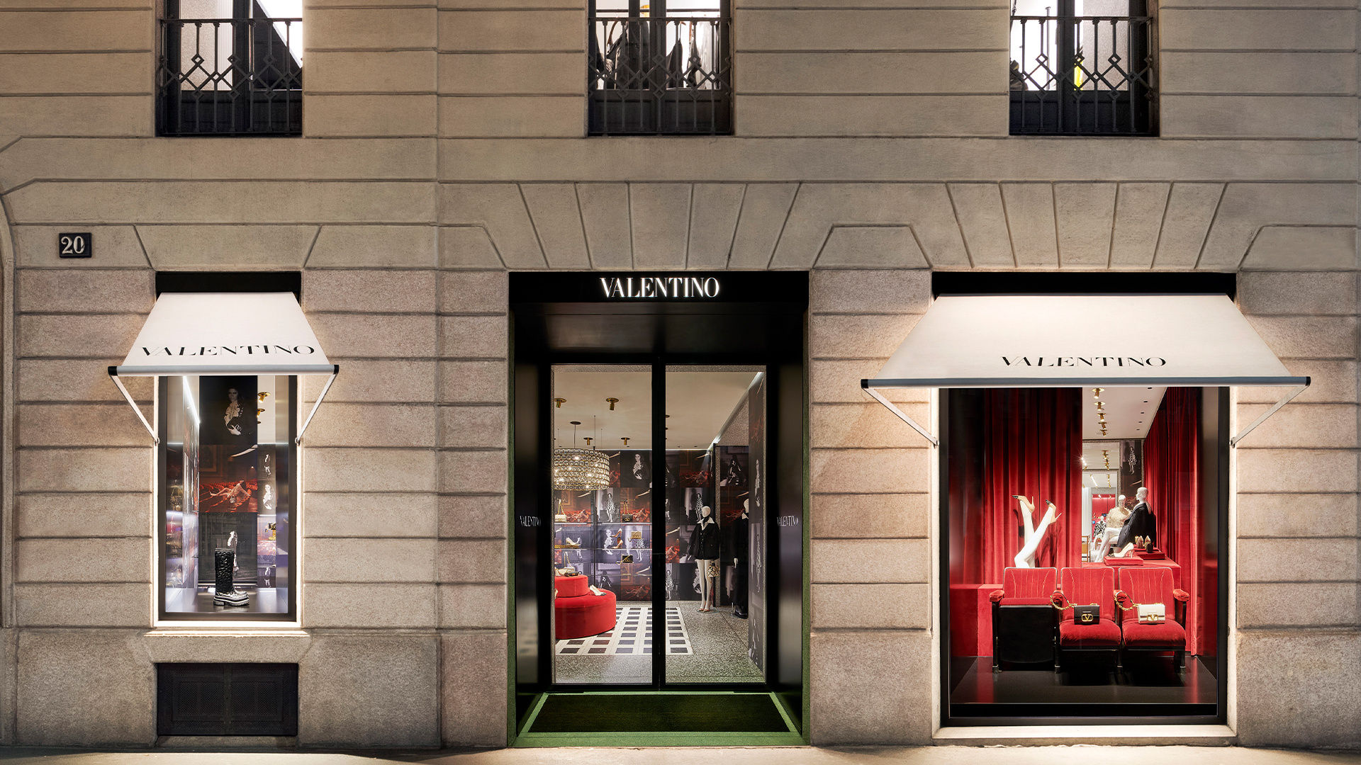 Exclusive services: easy shopping on Valentino.com | Valentino