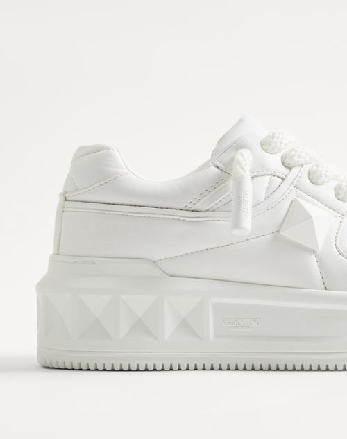 VALENTINO スタッズ レザーシューズ ビーバー VALENTINO ロックスタッズ レオパード スニーカー
