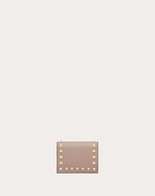 Valentino Garavani - Small Rockstud Grainy Calfskin Wallet - Poudre - Woman - Gifts For Her