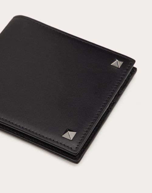 Kæmpe stor stave Outlook Rockstud Wallet for Man in Black | Valentino NL
