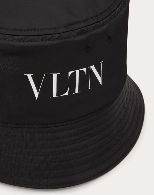 Vltn Bucket Hat for Man in Black/white | Valentino US