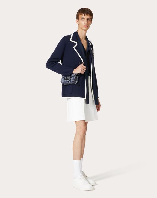 Valentino - Veste Croisée En Laine Avec Élément V Métallisé - Bleu Marine/ivoire - Homme - Shelf - Mrtw - Pre Ss24 Vdetail+denim Toile Iconographe