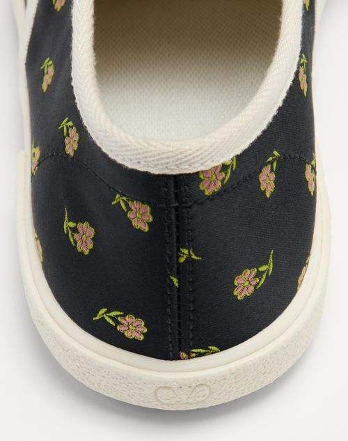  - Black/pink/green/ivory
