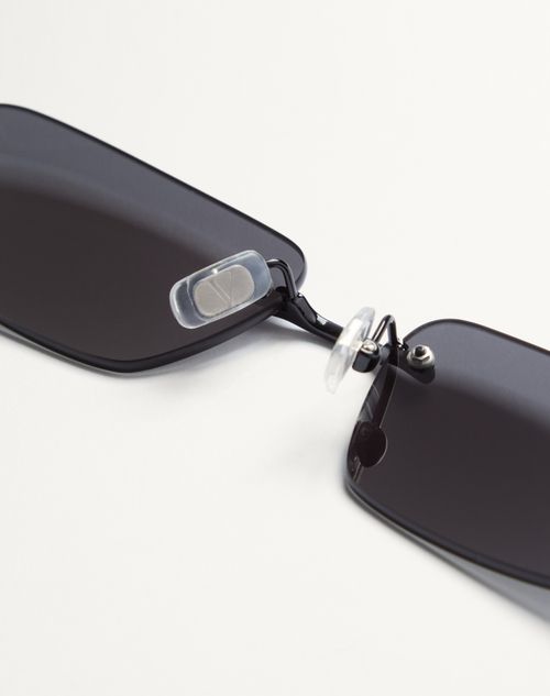 Valentino - Rectangular Metal Sunglasses - Black/grey - Unisex - Eyewear