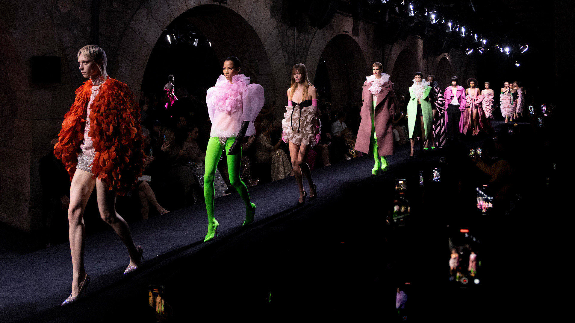 uklar Perforering Synslinie Valentino Le Club Couture Haute Couture Spring/​Summer 2023 |​ Valentino