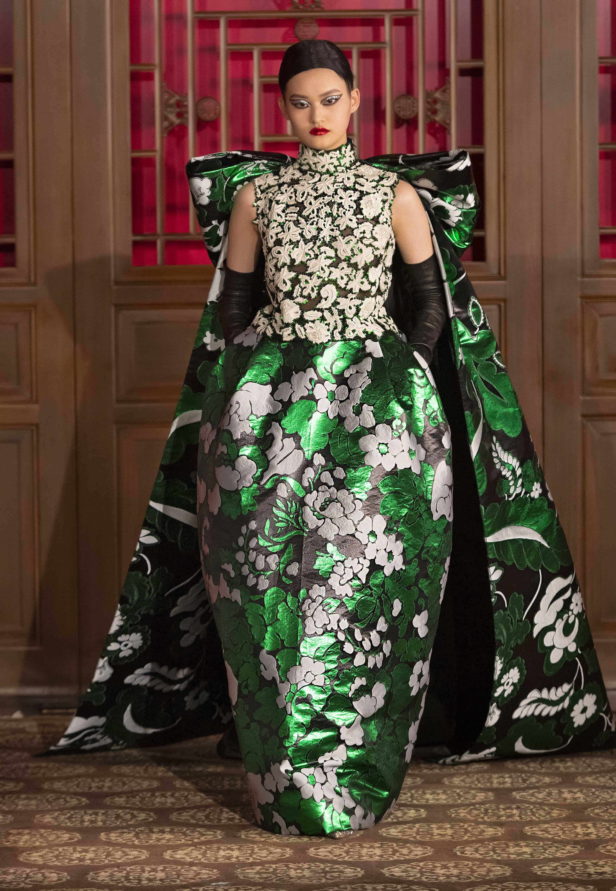 Valentino - Haute Couture Beijing - Look 33