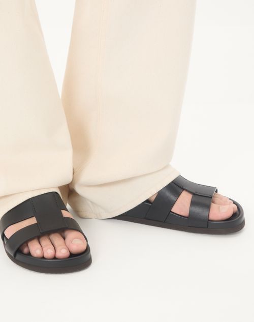 Valentino Garavani - Studshield Slide Sandal In Calfskin - Black - Man - Sandals And Slides