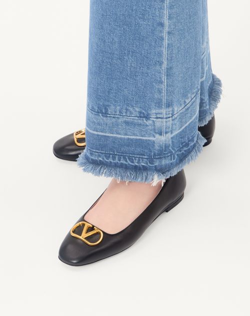 Valentino Garavani - Vlogo Signature Ballerina In Nappa - Black - Woman - Ballerinas