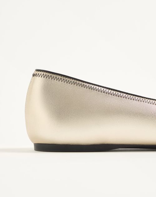 Valentino Garavani - Vlogo Signature Ballerina In Laminated Nappa 05mm - Platinum - Woman - Ballerinas