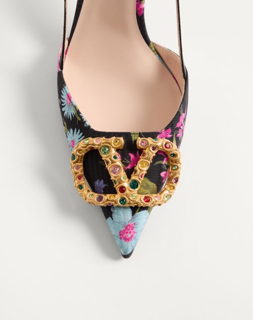  - Multicolor