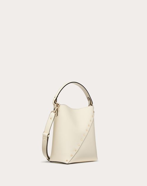 Valentino Garavani - Valentino Garavani Valentino Garavani Rockstud Wispy Calfskin Bucket Bag - Ivory - Woman - New Shelf - Rockstud Wispy - Bag