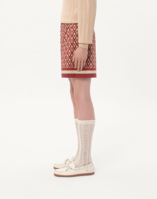  - Red/cream