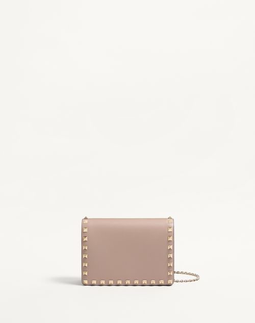 Valentino Garavani - Rockstud Calfskin Chain Pouch - Poudre - Woman - Woman