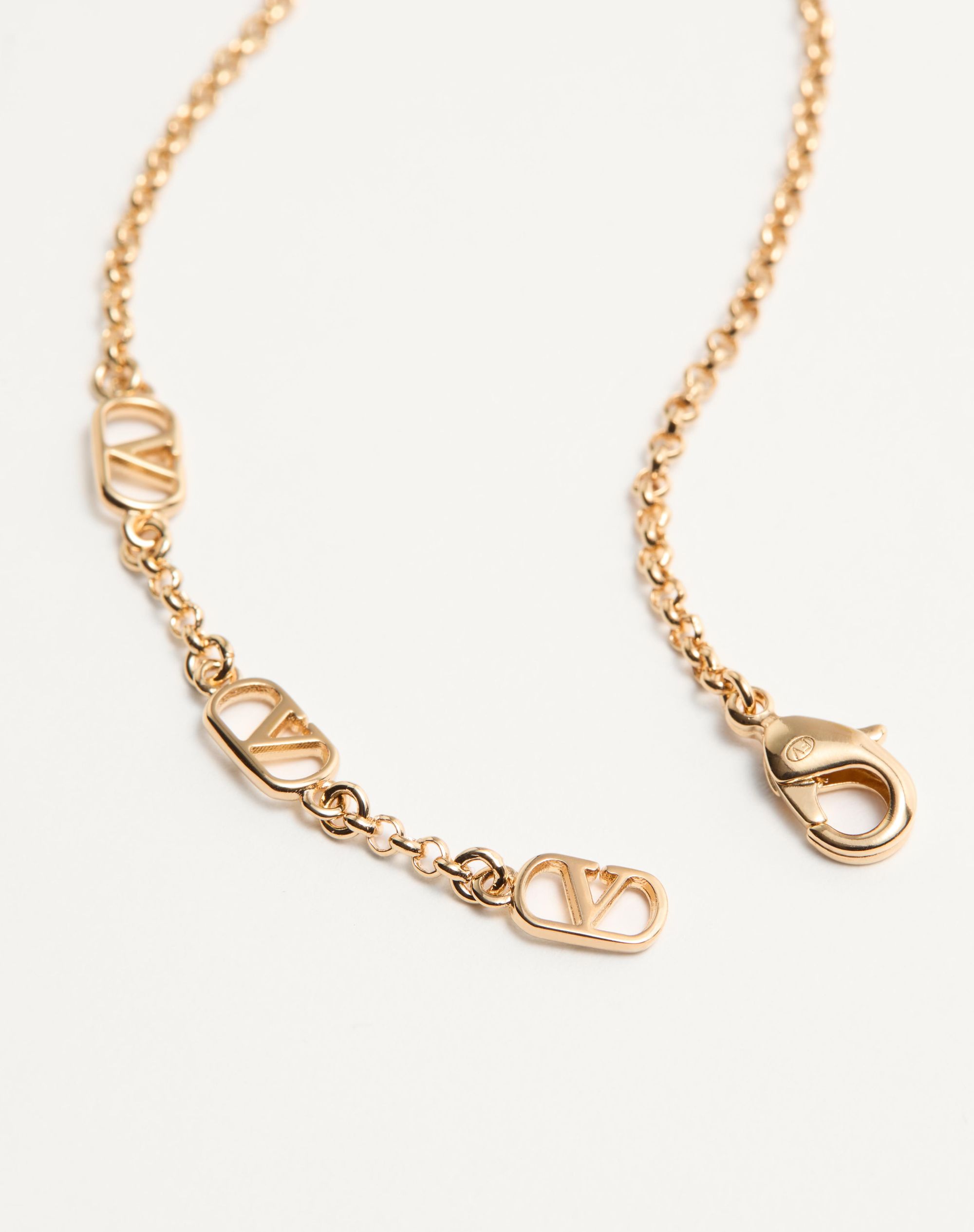 ネックレス・ペンダント VALENTINO GARAVANI OVALETTE NECKLACE WITH SWAROVSKI PEARL Ovalette Metal Necklace With Enamel, Crystal, And Swarovski
