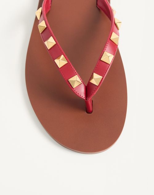Valentino Garavani - Rockstud Calfskin Flip-flops 05mm - Red - Woman - Slides And Thongs