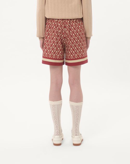  - Red/cream