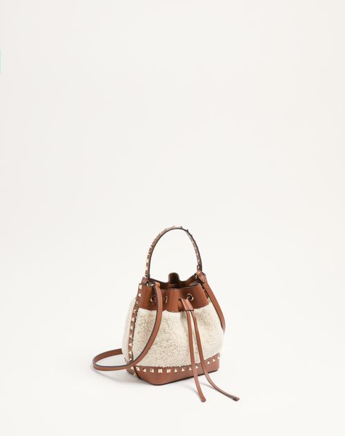 Valentino Garavani - Valentino Garavani Rockstud Shearling Bucket Bag - Natural/saddle Brown - Woman - Shoulder Bags