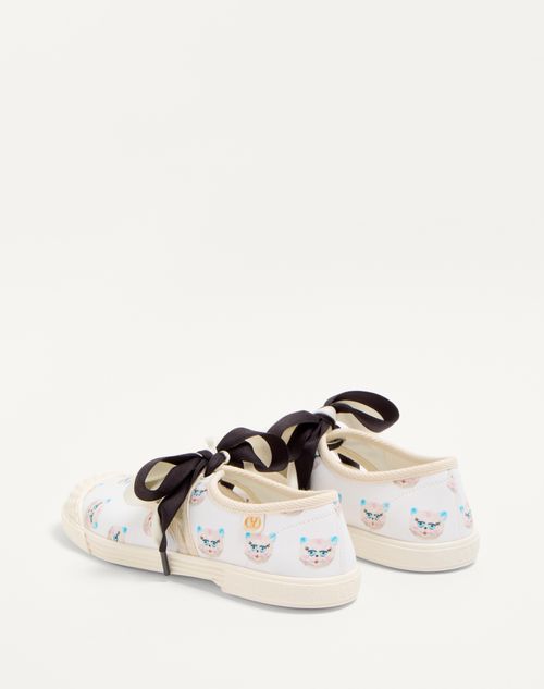  - White/multicolor