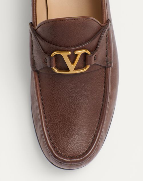 Valentino Garavani - Vlogo Signature Buffalo Loafer - Bark Brown - Man - Loafers And Driver