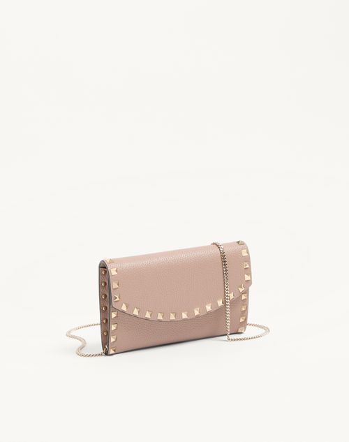 Valentino Garavani - Rockstud Wallet With Chain In Grainy Calfskin - Poudre - Woman - Wallets And Small Leather Goods