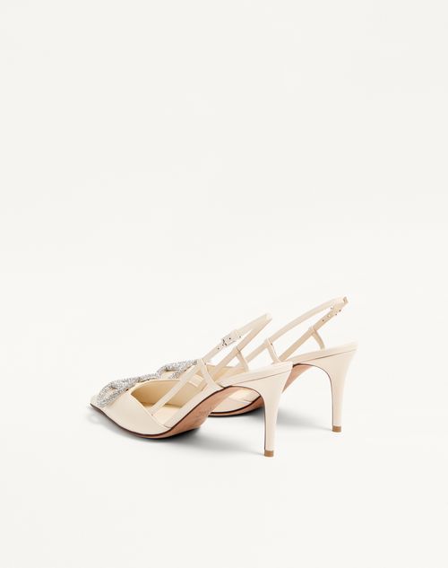 Valentino Garavani - Vlogo Signature Slingback Pump In Calfskin Leather 80mm - Light Ivory/crystal - Woman - Pumps