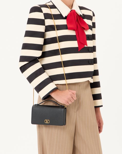 Valentino Garavani - Vlogo Signature Grainy Calfskin Wallet With Chain - Black - Woman - Clutches