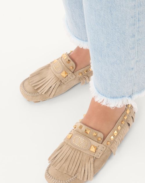Valentino Garavani - Plaster Caster Driver Loafer In Suede With Fringes - Desert Sand - Woman - Loafers & Oxford