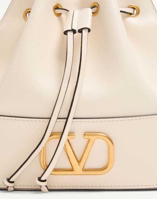 Valentino Garavani - Mini Sac Seau Vlogo Signature En Cuir Nappa - Light Ivory - Femme - Sacs Porté Épaule