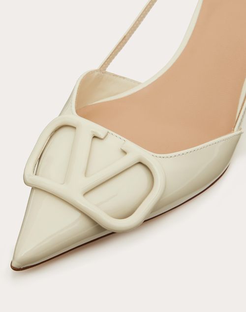 Valentino Garavani - Décolleté Slingback Vlogo Signature In Vernice 40mm - Light Ivory - Donna - Décolleté