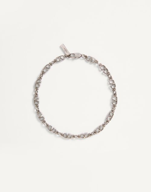 Shop Valentino Garavani Vlogo Signature Metal Bracelet In パラジウム