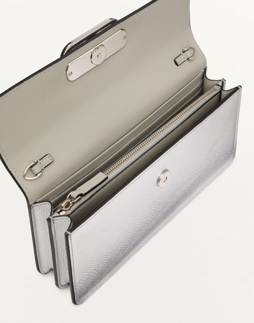 Valentino Garavani - Vlogo Signature Metallic Grainy Calfskin Wallet With Chain - Silver - Woman - Wallets And Small Leather Goods