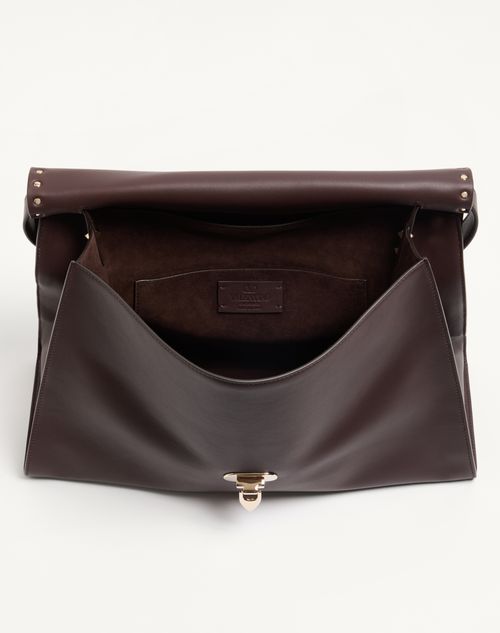 Valentino Garavani - Grand Sac Porté Épaule Valentino Garavani Rockstud Maxxing En Cuir De Veau Lisse - Testa Di Moro - Femme - Cabas