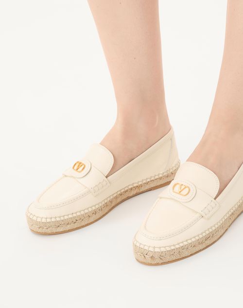 Valentino Garavani - Vlogo Signature Calfskin Loafer 20mm - Ivory/natural - Woman - Loafers & Oxford