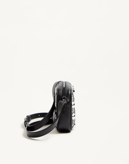 Valentino Garavani - Valentino Garavani Nellcôte Shoulder Bag In Grainy Calfskin - Black - Man - Shoulder Bags