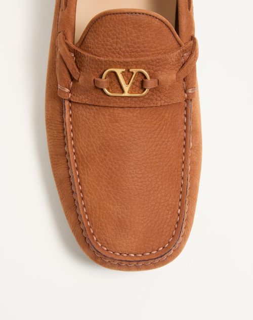Valentino Garavani - Driver Fastaway Loafer In Deerskin Suede - Tobacco - Man - Loafers And Driver