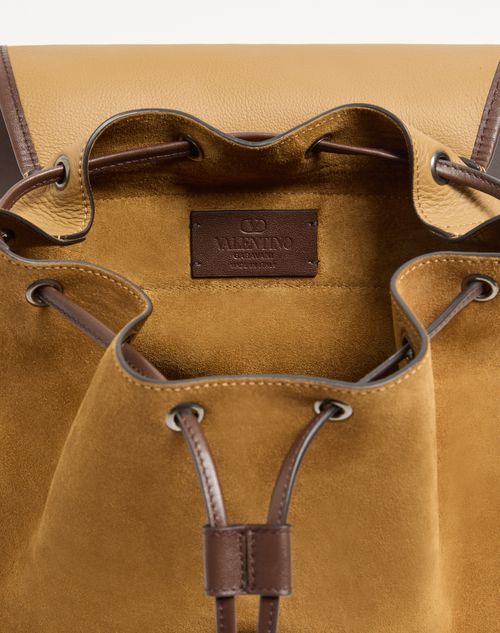 Valentino Garavani - ヴァレンティノ ガラヴァーニ アンティーブ スエード バックパック - ハバナ/ベージュ - メンズ - バックパック