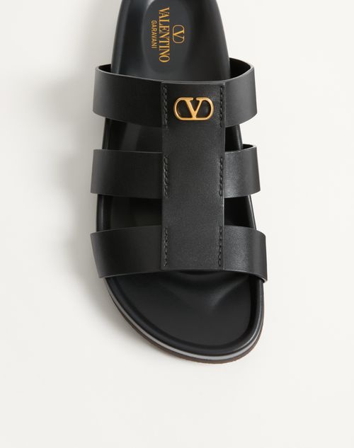 Valentino Garavani - Studshield Slide Sandal In Calfskin - Black - Man - Sandals