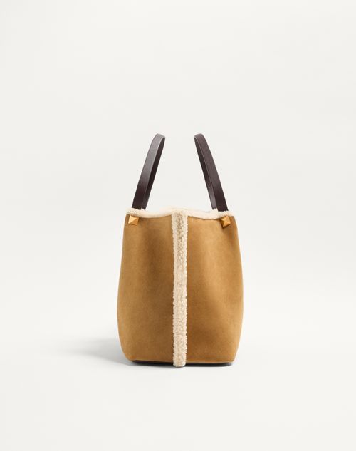 Valentino Garavani - Valentino Garavani Medium Suede Shopping Bag With Sheepskin Lining - Havana Beige - Woman - Totes