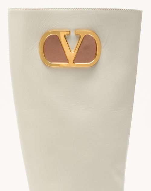 Valentino Garavani - Vロゴ シグネチャー キッズスキン ブーツ 20mm - アイボリー - ウィメンズ - ブーツ