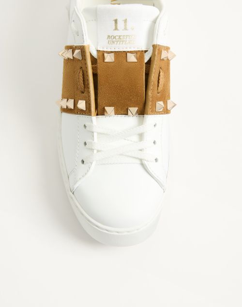 Valentino Garavani - Rockstud Untitled Sneaker In Calfskin With Split Leather Band - White/havana Beige - Woman - Trainers