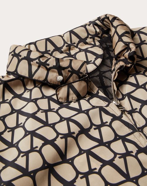 Valentino - Nylon Windbreaker With Toile Iconographe Print - Beige/black - Man - Outerwear