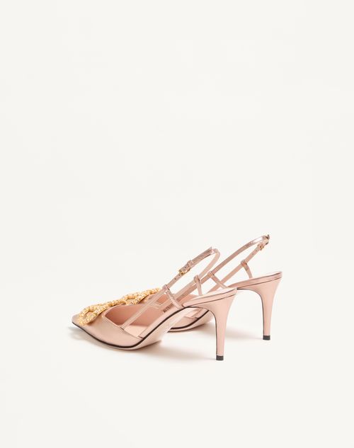 Valentino Garavani - Zapato De Cuero Napa Laminado Con Correa Trasera, Vlogo Signature Y Tacón De 80 mm - Rose Cannelle/cristal - Mujer - Salones