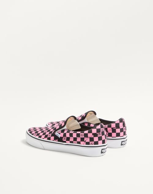 Valentino Garavani - Valentino Garavani Und Vans Slip-on-sneaker Aus Stoff Mit Vlogo-schachbrettmuster - Pink Orchid/schwarz - Mann - Sneaker