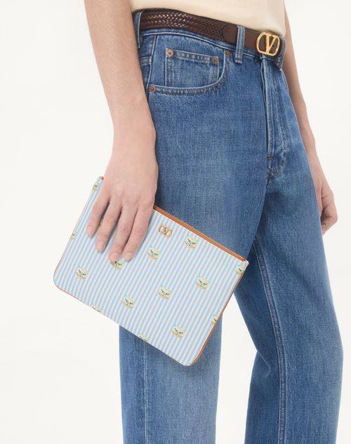 Valentino Garavani - Valentino Garavani Vlogo Signature Pouch In Grainy Calfskin With Le Chat De La Maison Print - Azure/ivory - Man - Clutches And Pouches