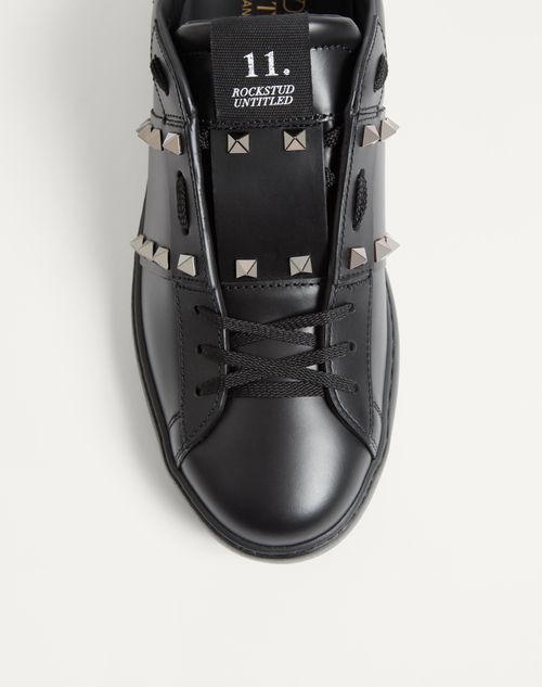 Valentino Garavani - Rockstud Untitled Sneaker In Calfskin Leather - Black - Man - Trainers