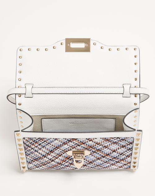 Valentino Garavani - Borsa A Tracolla Piccola Valentino Garavani Rockstud In Tessuto Intrecciato - Bianco/multicolor - Donna - Borse A Spalla