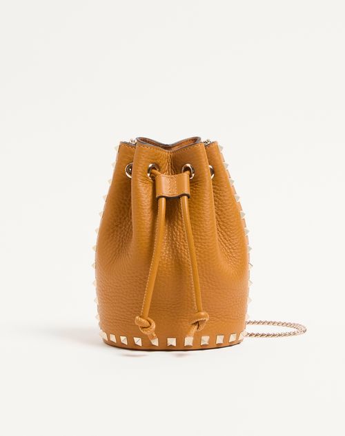 Valentino Garavani - Mini Rockstud Bucket Bag In Grainy Calfskin - Golden Cuir - Woman - Clutches