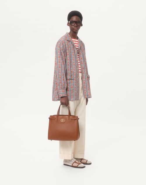 Valentino Garavani - Valentino Garavani Antibes Medium Leather Shopping Bag - Tobacco - Man - Totes