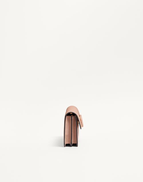Valentino Garavani - Vlogo Signature Grainy Calfskin Wallet With Chain - Rose Cannelle - Woman - Wallets And Small Leather Goods